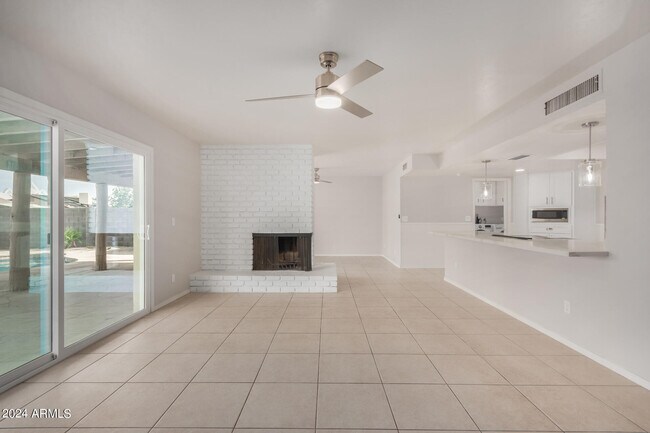 Building Photo - 6319 N 83rd Pl