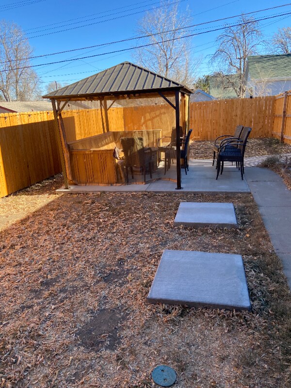 Building Photo - 240 S Julian St