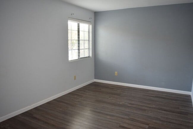 Building Photo - 7445 Auburn Oaks Ct