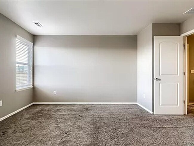 Building Photo - Incredible 4 bedroom home in Reunion.