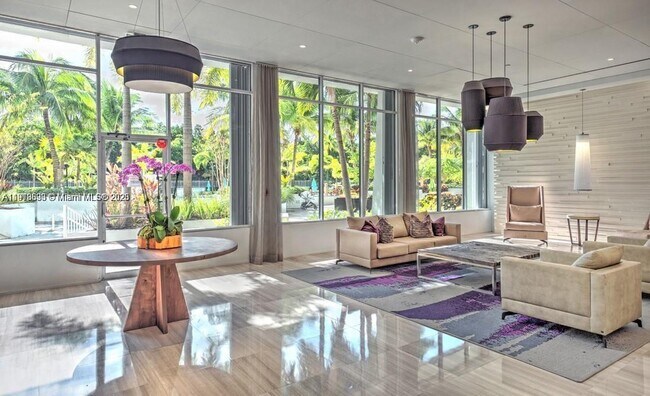 Building Photo - 100 Bayview Dr