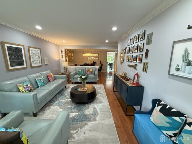 Building Photo - 37 Dorchester Dr