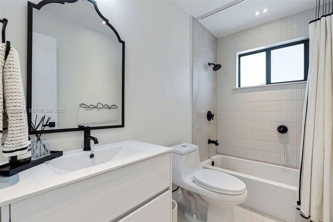 Building Photo - 6246 SW 10th St