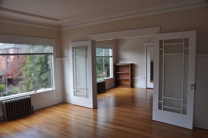 Building Photo - 2524 Benvenue Ave