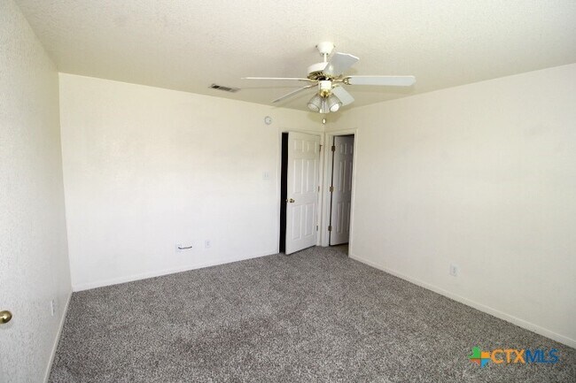 Building Photo - 3708 Littleleaf Dr