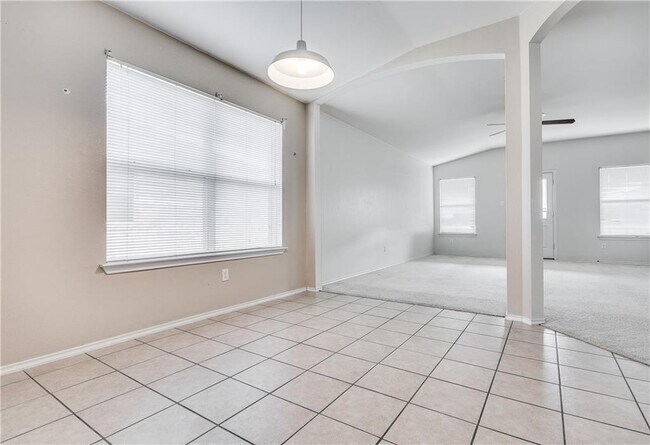 Building Photo - 602 Golden Gate Dr