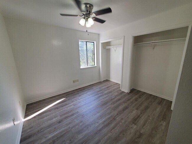 Building Photo - 8716 Clearbrook Trail
