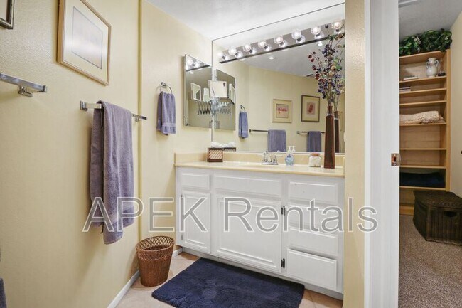 Building Photo - 68859 Paseo Real