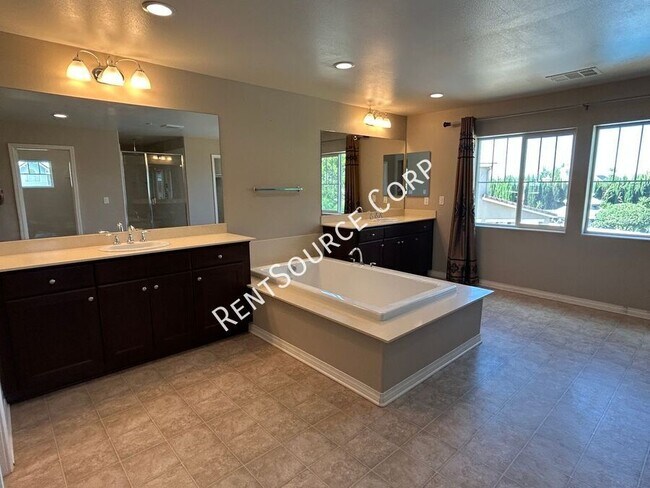 Building Photo - 41704 Wayladn Ct