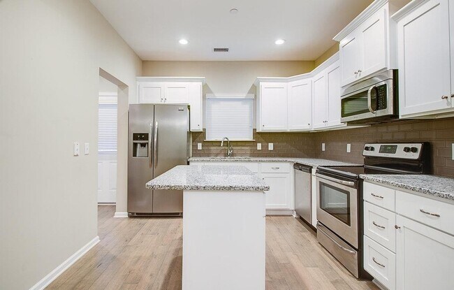 Building Photo - 95 Plumlee Dr