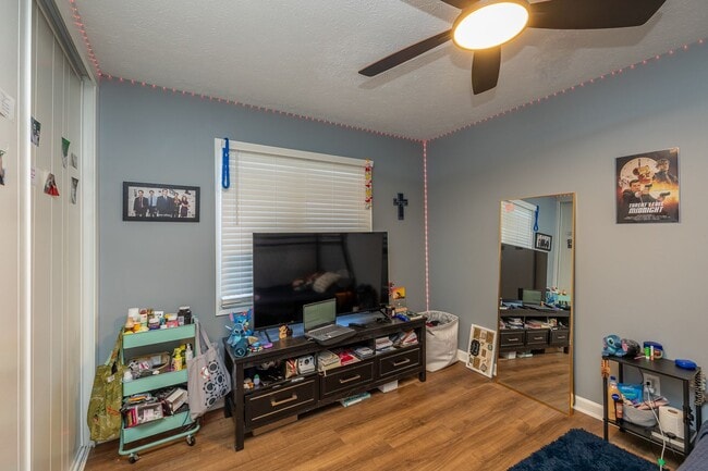 Building Photo - Gorgeous home for rent in very desirable M...