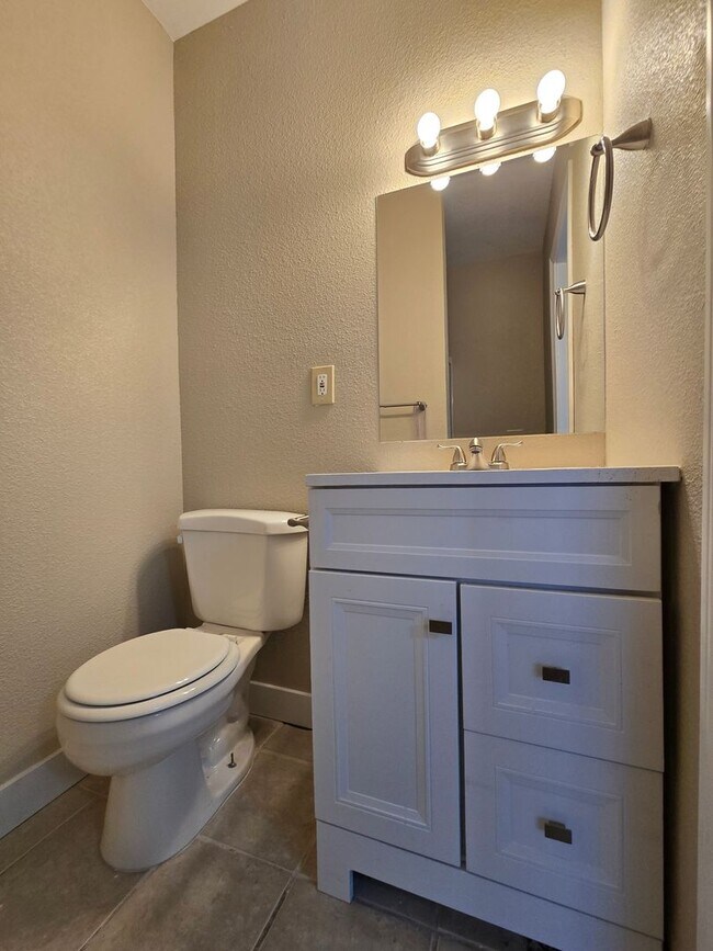 Building Photo - A Fabulous 4 Bedroom Single Story Home in East Las Vegas