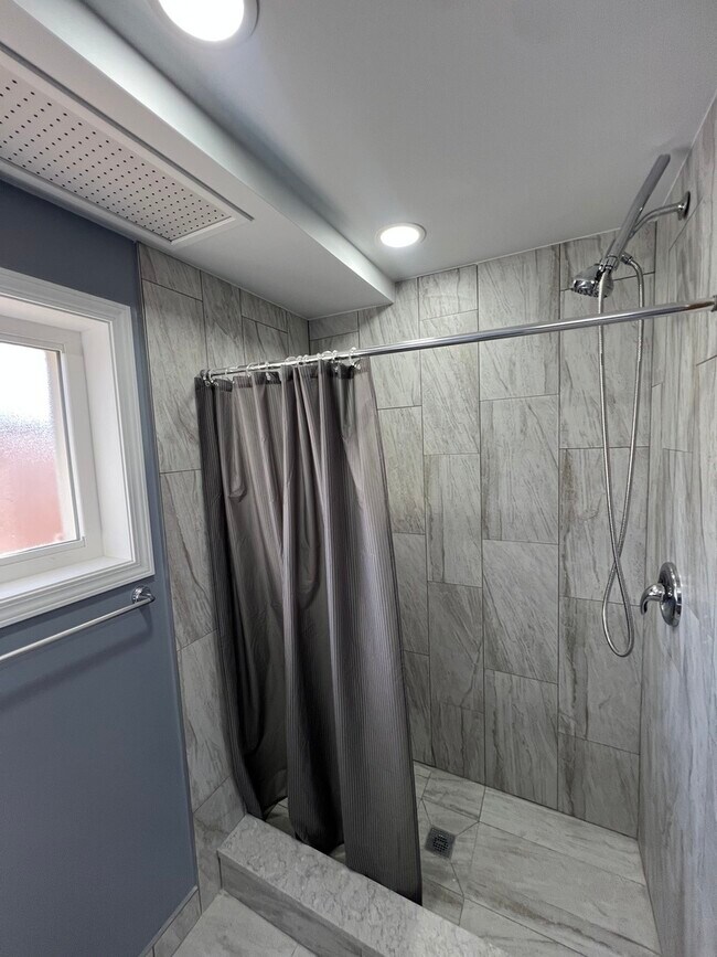 Building Photo - 4148 W 87th St