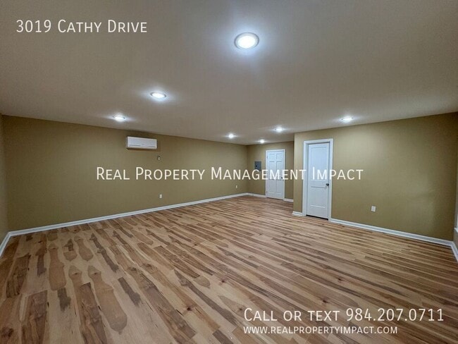 Building Photo - 3019 Cathy Dr