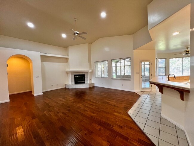 Building Photo - 11116 Southwales Ct