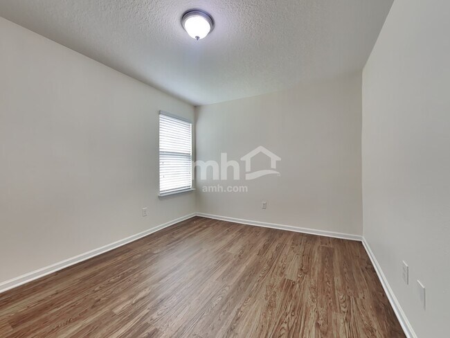 Building Photo - 851 Glendale Ln