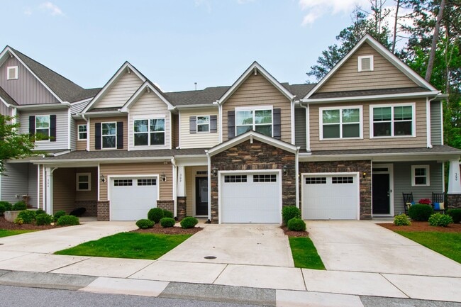 Building Photo - Beautifully Kept 2-Bedroom Townhome in Dur...