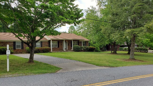 Building Photo - 280 Yeatts Rd