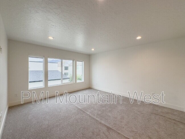 Building Photo - 331 S 680 W