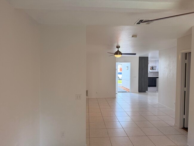 Building Photo - 51905 Avenida Velasco