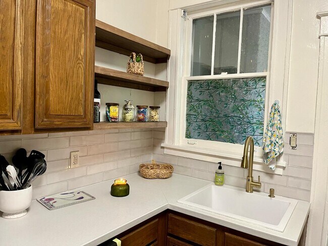 Building Photo - 1720 Harbert Ave