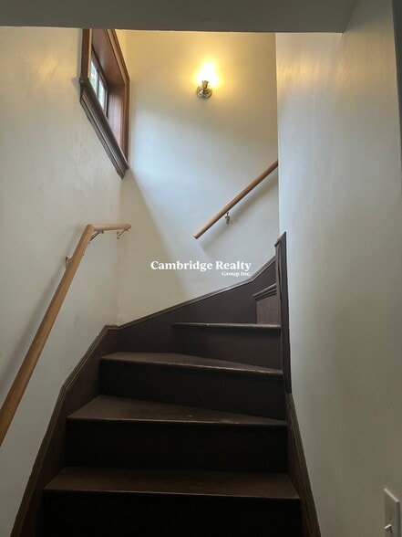 Building Photo - 93 Hillside Rd