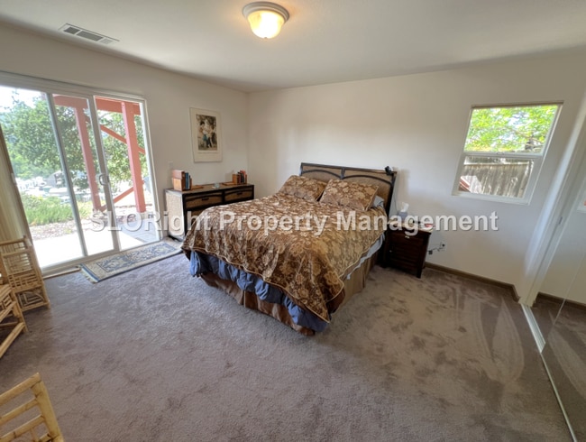 Building Photo - AVAILABLE AUGUST - Gorgeous 3 Bedroom Paso Robles Home