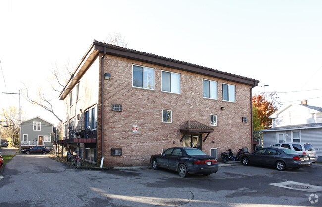 Building Photo - 415 Benjamin St