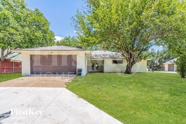 Building Photo - 1005 Gracelane Dr