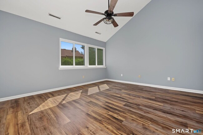 Building Photo - 35 Deer Run