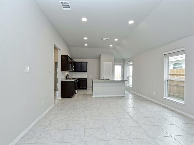 Building Photo - 208 Trailside Ln