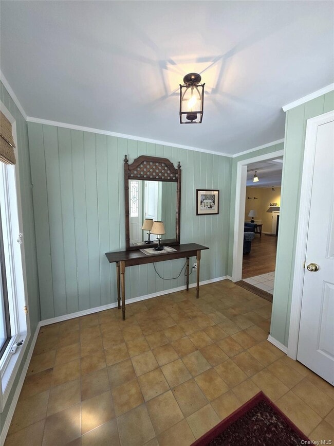 Building Photo - 30 Tappen Dr