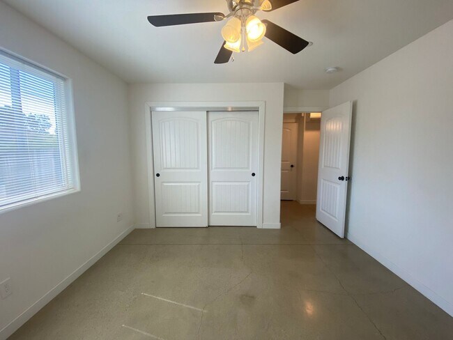 Building Photo - 1540 Park St