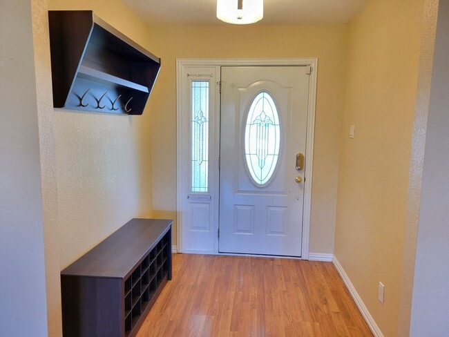 Building Photo - SPECTACULAR HOME ON CORNER LOT