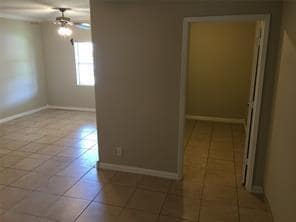 Building Photo - 528 Park Center Blvd