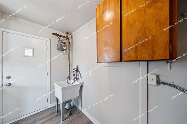 Building Photo - Charming 2-Bedroom Ranch in Taylor for Rent!