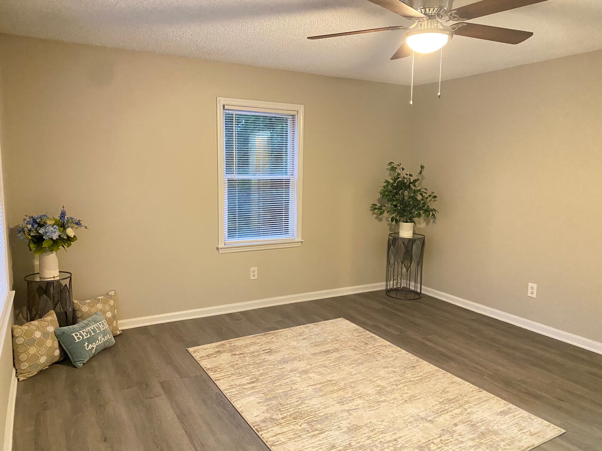 Building Photo - 314 Pine Ave