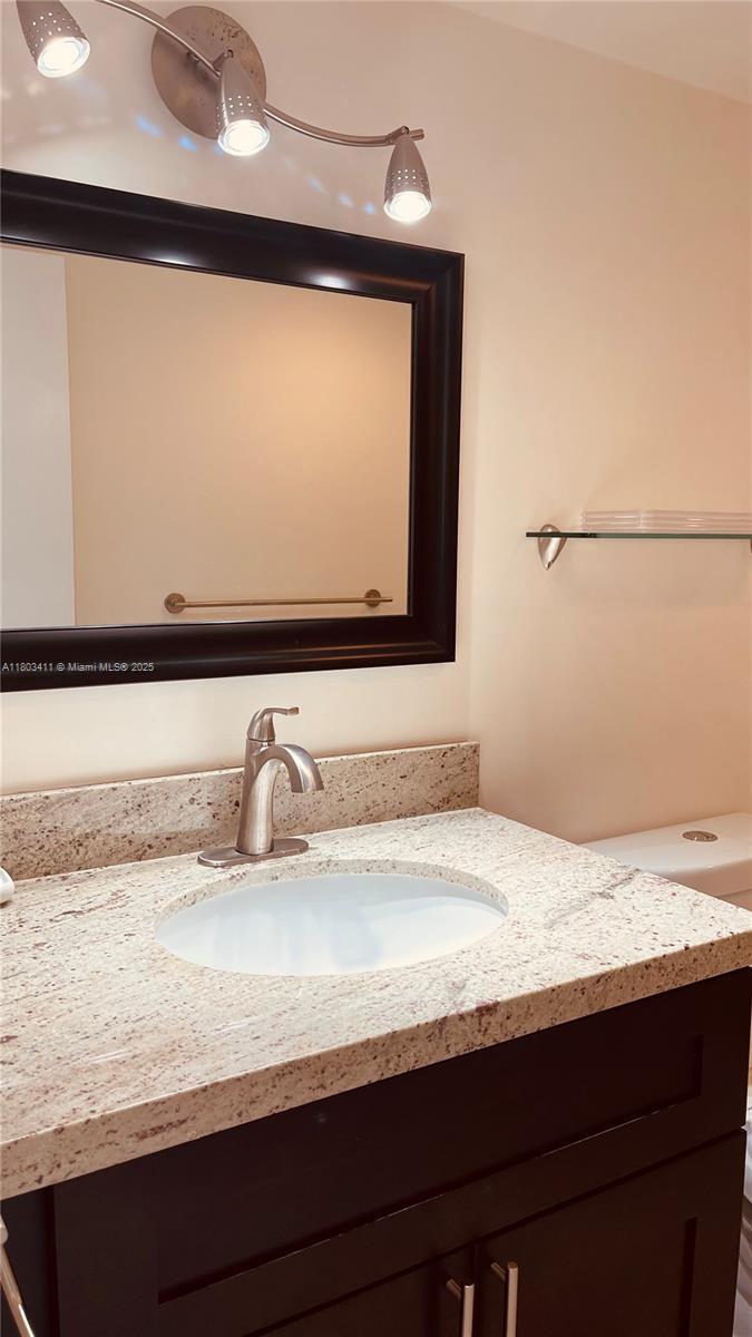 Building Photo - 3675 N Country Club Dr