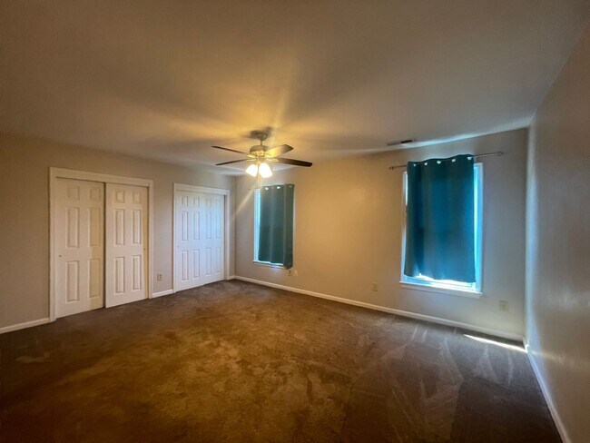 Building Photo - 4859 Woods Edge Rd