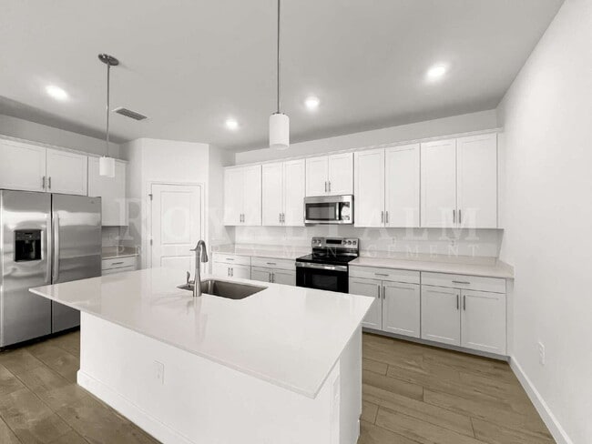 Building Photo - 10706 Clementine Pl