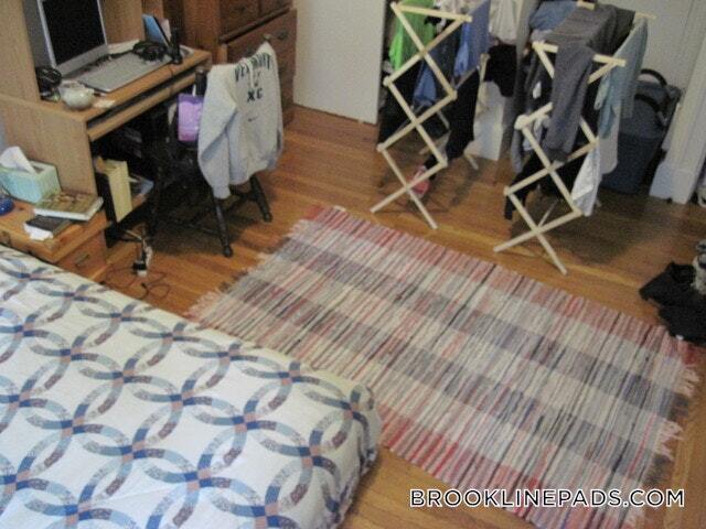 Building Photo - 19 Fairbanks St