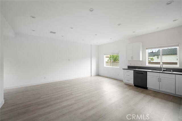 Building Photo - 11217 Cohasset St