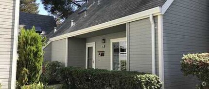 Building Photo - 1602 Somerset Pl
