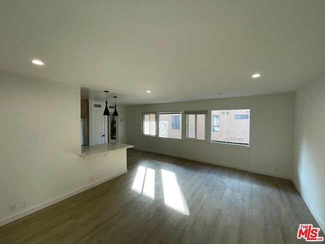 Building Photo - 11748 Dorothy St