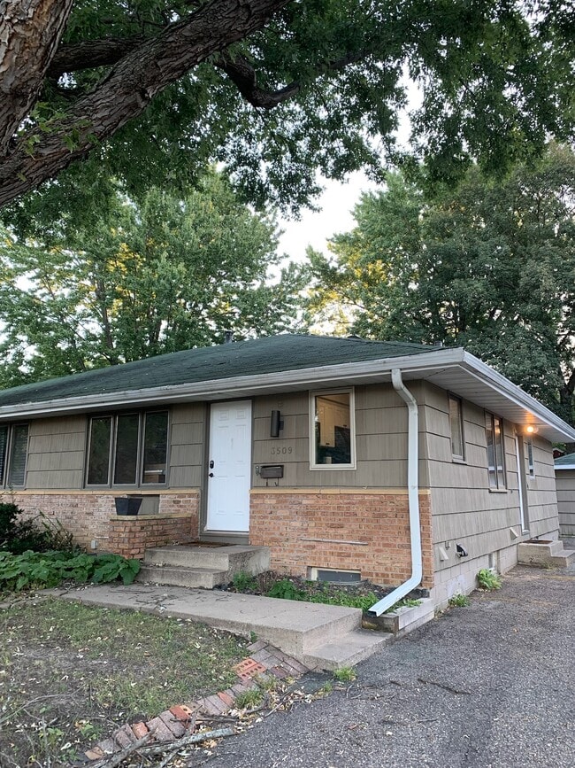 Front - 3509 Aquila Ave S