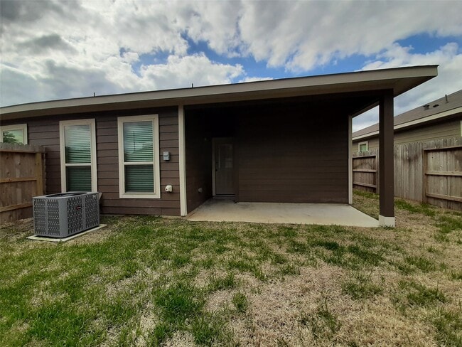 Building Photo - 25148 Pacific Wren Dr