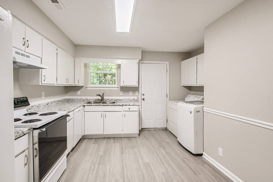 Building Photo - 4233 Valley Grove Dr