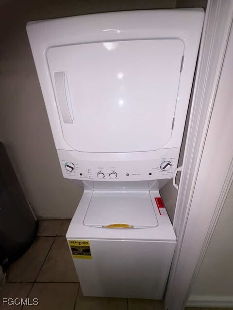 Building Photo - 18645 Holly Rd