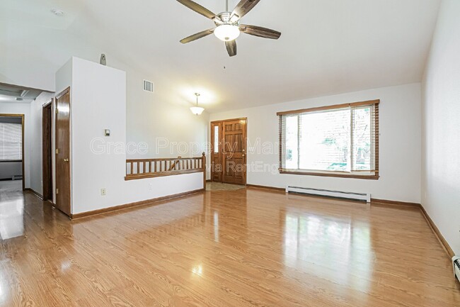 Building Photo - 2586 E 125th Pl