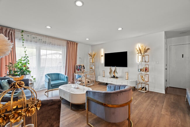 Building Photo - 9S220 S Frontage Rd